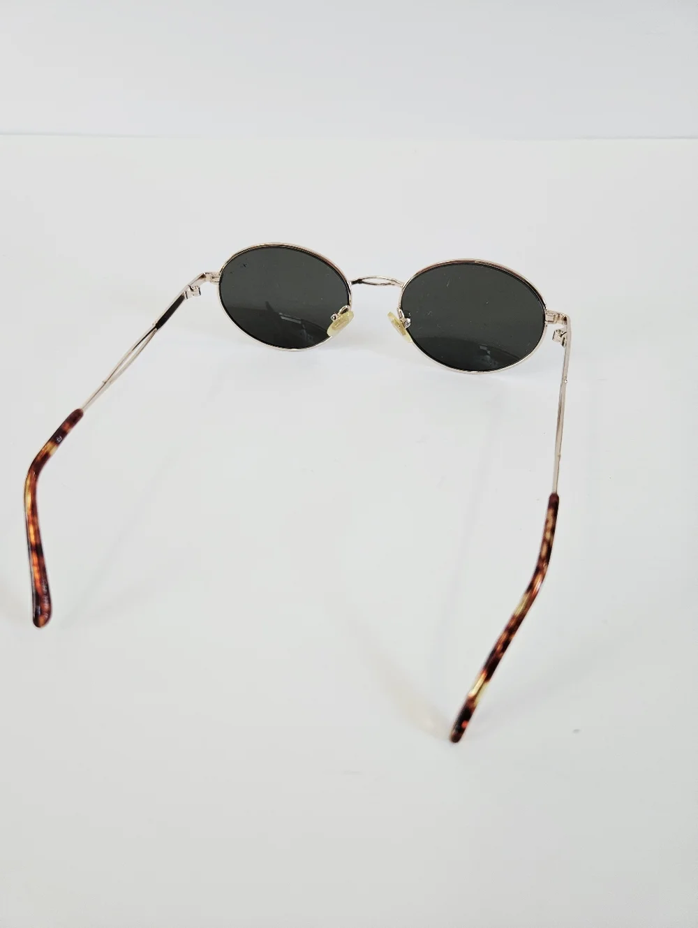Vintage Minimalist Gold Metal Frame Tortoise Shell Oval Black Tint Sunglasses